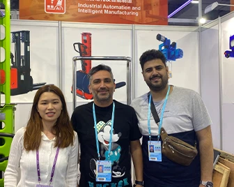 Marine Travelift представляє підйомник на човні електричного серіалу